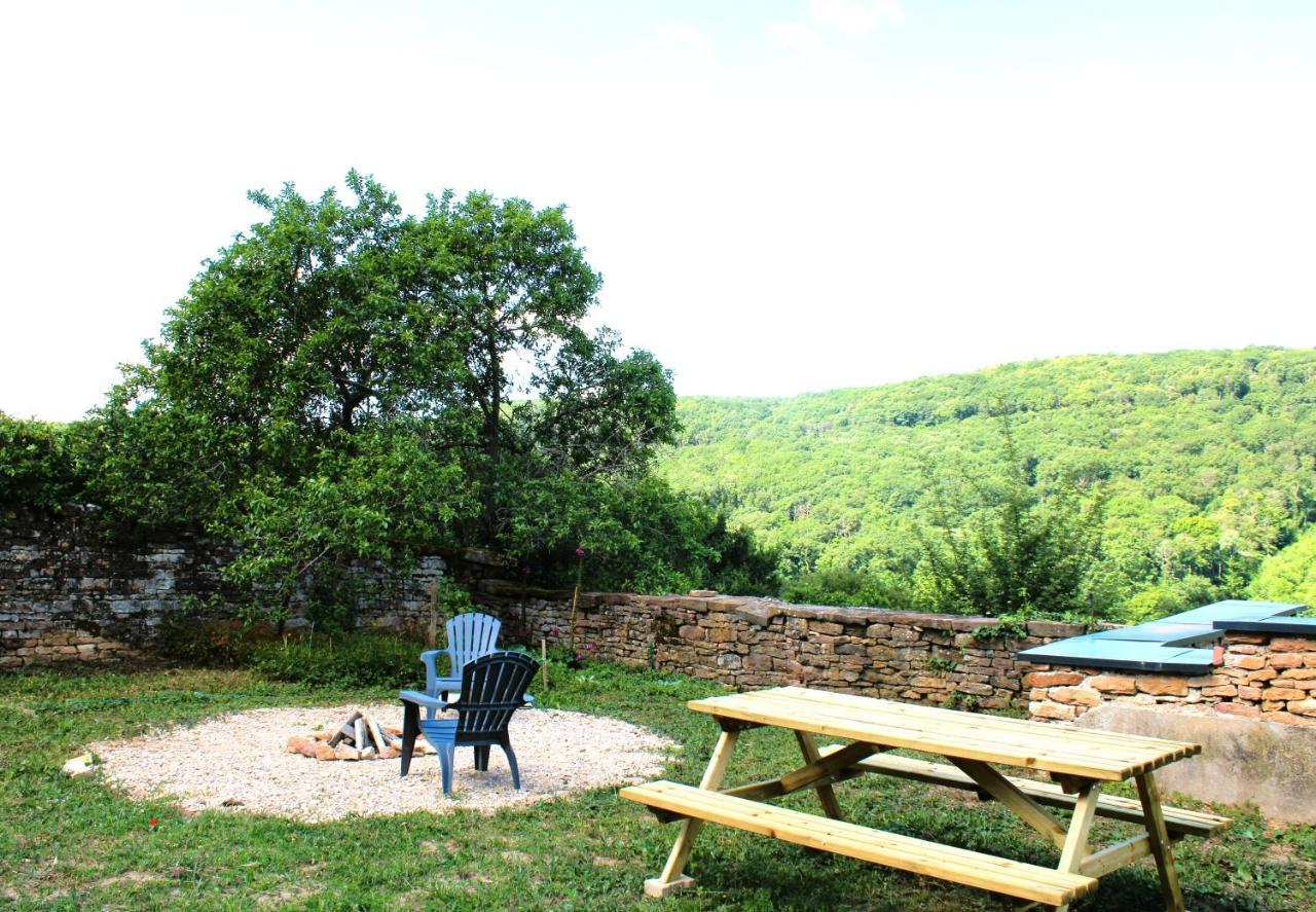 Le Clos Des Pierres Rouges Burgy Dış mekan fotoğraf